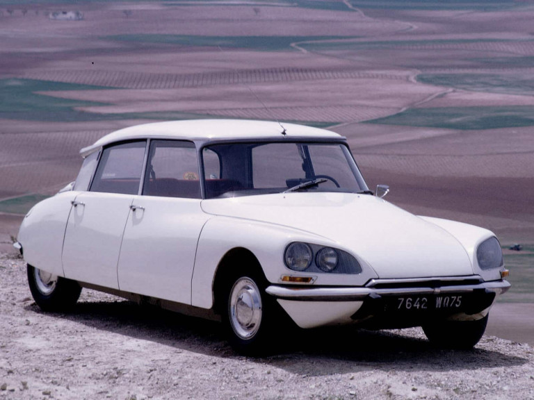 Citroën DS21 haut de gamme la reine de la route