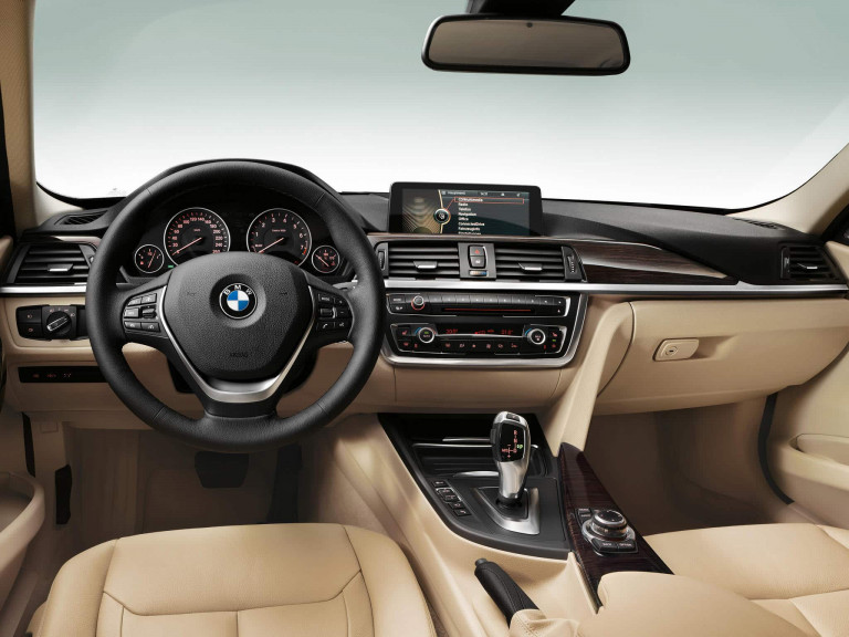 BMW Série 3 F30 - planche de bord - 2011