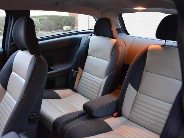 Volvo C30 R-Design 2008 intérieur cuir bi-ton