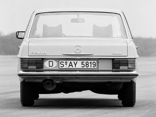 Mercedes W115 vue AR 1973-1976 Strich Acht 240D 3.0