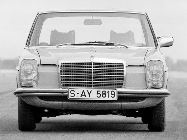 Mercedes W115 vue AV 1973-1976 Strich Acht 240D 3.0