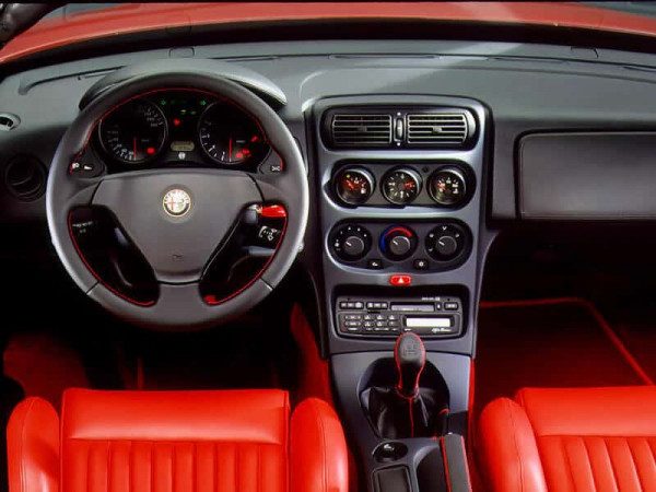 Alfa Romeo GTV 1995-1998 - planche de bord