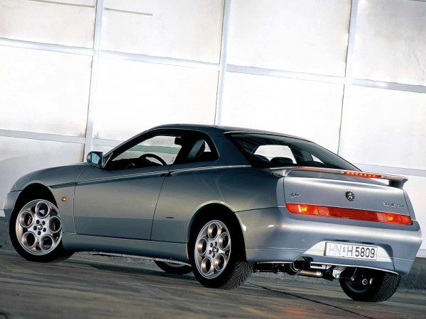 Alfa Romeo GTV 1998-2003 - vue arrière