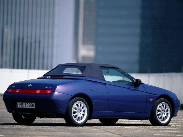 Alfa Romeo Spider 1998-2003 - vue arrière capoté