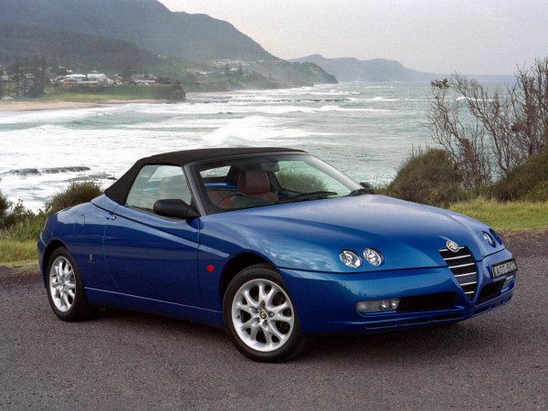 Alfa Romeo Spider 2003-2005 - vue avant capoté