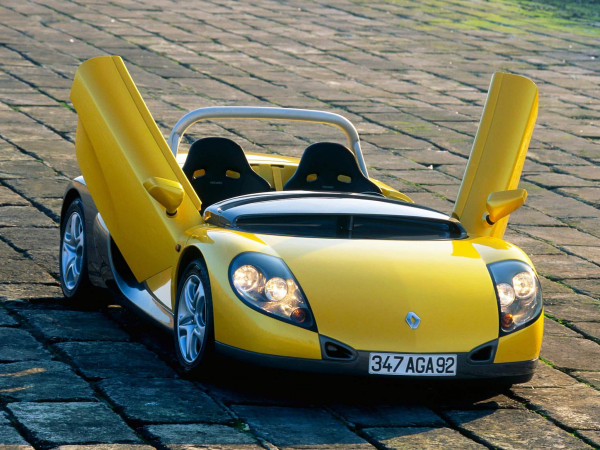 Renault Sport Spider vue avant avec portes ouvertes - photo Renault