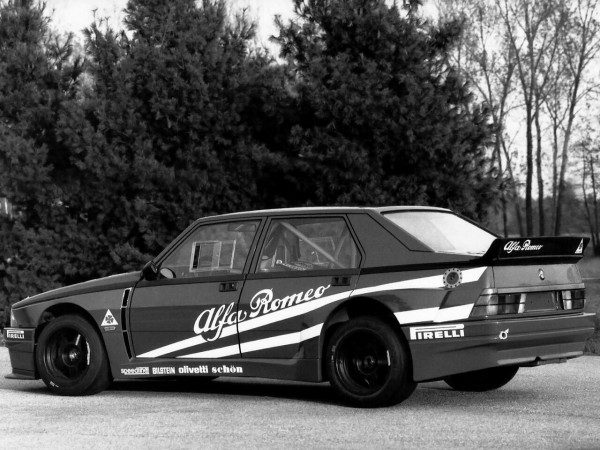 Alfa 75 Turbo IMSA 1988-1991 vue AR compétition sport automobile