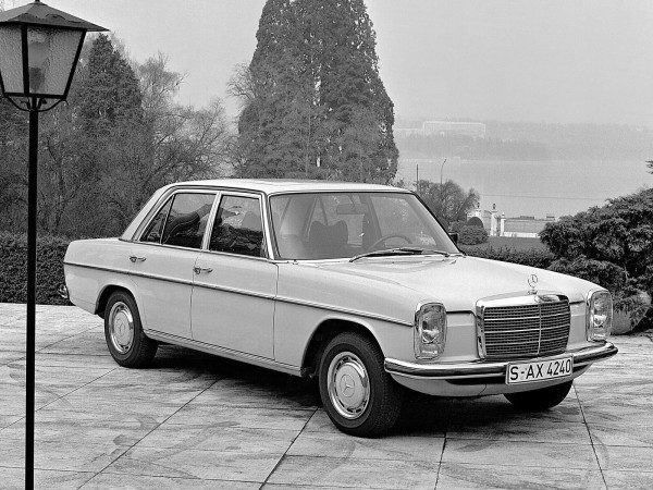 Mercedes Strich Acht W115-W114 vue AV 1973-1976