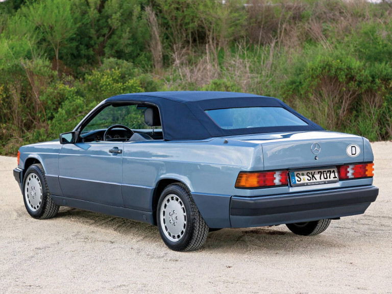 Mercedes 190E cabriolet prototype vue AR 1989 - photo Mercedes