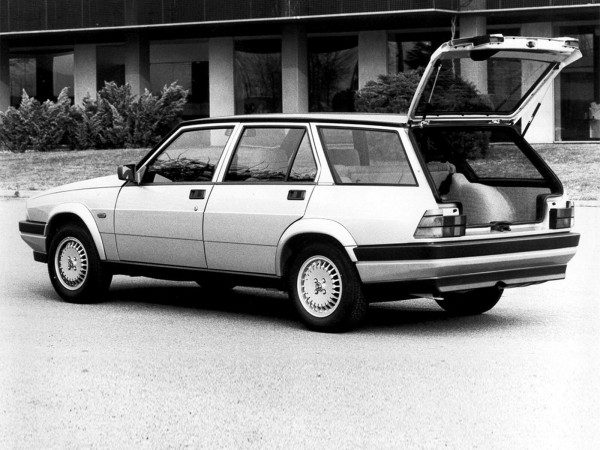 Alfa Romeo 75 Sport Wagon 1987 - photo Rayton Fissore