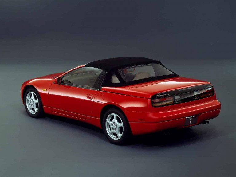 Nissan Fairlady Z convertible vue AR avec capote 1992-1994 - photo Nissan