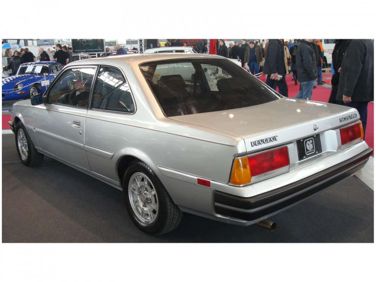 Peugeot 505 coupé photo prise au Stuttgart Retro Classic 2010, auteur inconnu