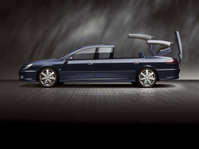 Peugeot 607 Paladine concept ouverture du toit 2000 - photo Peugeot