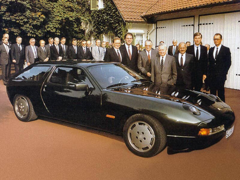 Porsche 928-4 prototype 1984 - photo Porsche