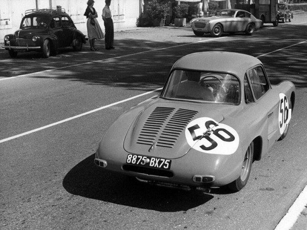 Renault 4CV coupé Vernet et Pairard 1953-1954 vue AR