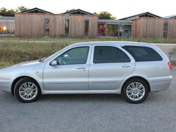 Lancia Lybra SW 2,4 JTD 2003 profil - photo Stéphane P.