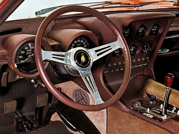 Lamborghini Miura P400 1966-1968 tableau de bord - photo Lamborghini