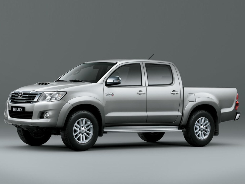 Toyota hilux 2011 года