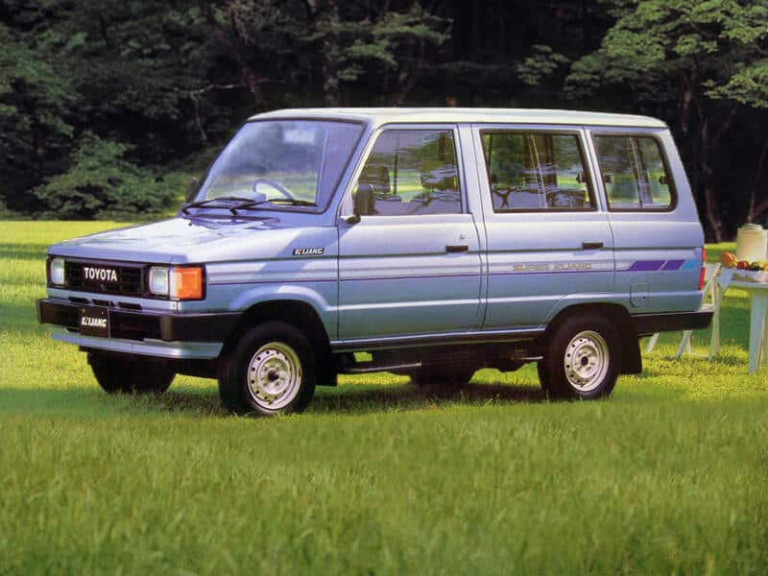 Toyota Kijang 1986-1996 vue AV - photo Toyota