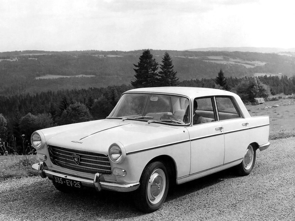 Peugeot 404 Grand Tourisme 1960-1964 vue AV - photo Peugeot