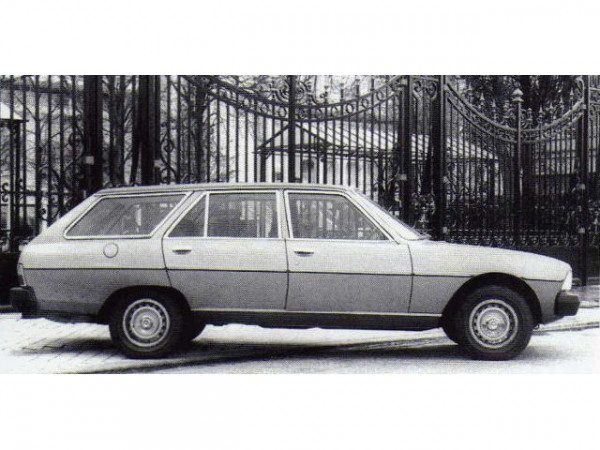 Peugeot 604 Break Parat 1977 profil - photo : auteur inconnu DR