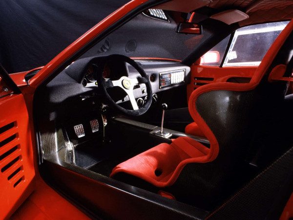 Ferrari F40 prototype 1987 intérieur - photo Ferrari