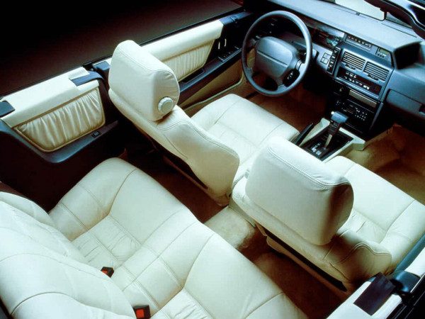 Infiniti M30 Convertible 1989-1992 intérieur - photo Infiniti