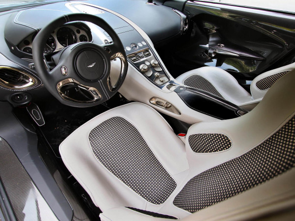 Aston Martin One-77 2009-2012 intérieur - photo Aston Martin