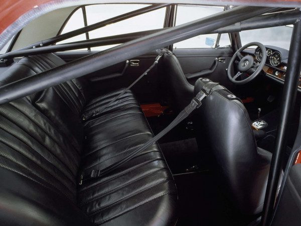 Mercedes-Benz 300 SEL 6.3 AMG intérieur 1971 - photo Mercedes-Benz