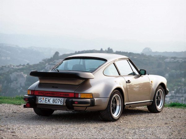 Porsche 911 Turbo 3.3 1980-1989 vue AV - photo Porsche