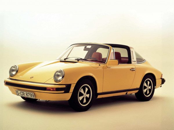 Porsche 911 Targa 2.7 1975-1977 vue AV - photo Porsche