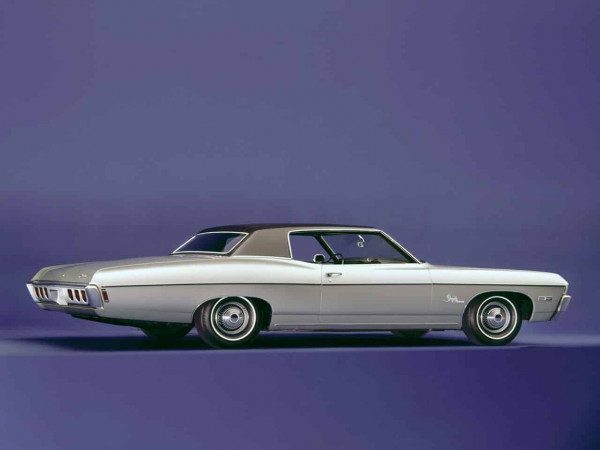 Chevrolet Impala 1967-1968 Custom Coupe hard top 2p vue AR - photo Chevrolet