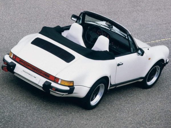 Porsche 911 Cabriolet Turbo 4WD prototype 1981 Francfort vue AR - photo Porsche