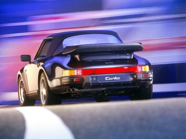 Porsche 911 Cabriolet Turbo 1987-1989 vue AR - photo Porsche
