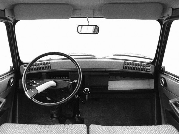 Citroën Ami 8 1969-1970 planche de bord - photo Citroën