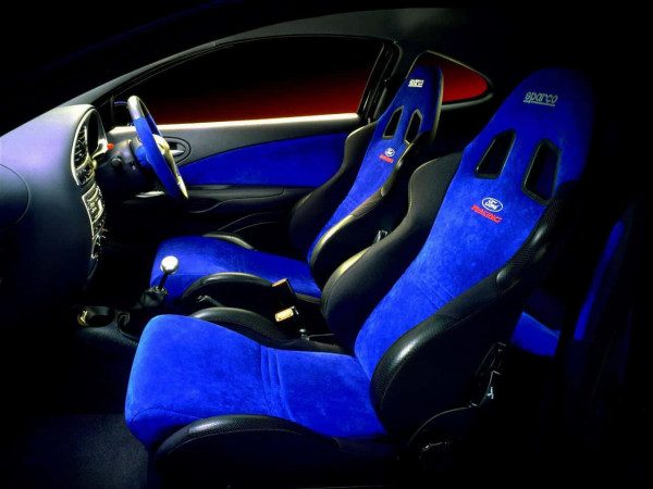 Ford Puma Racing 2000-2001 intérieur - photo Ford