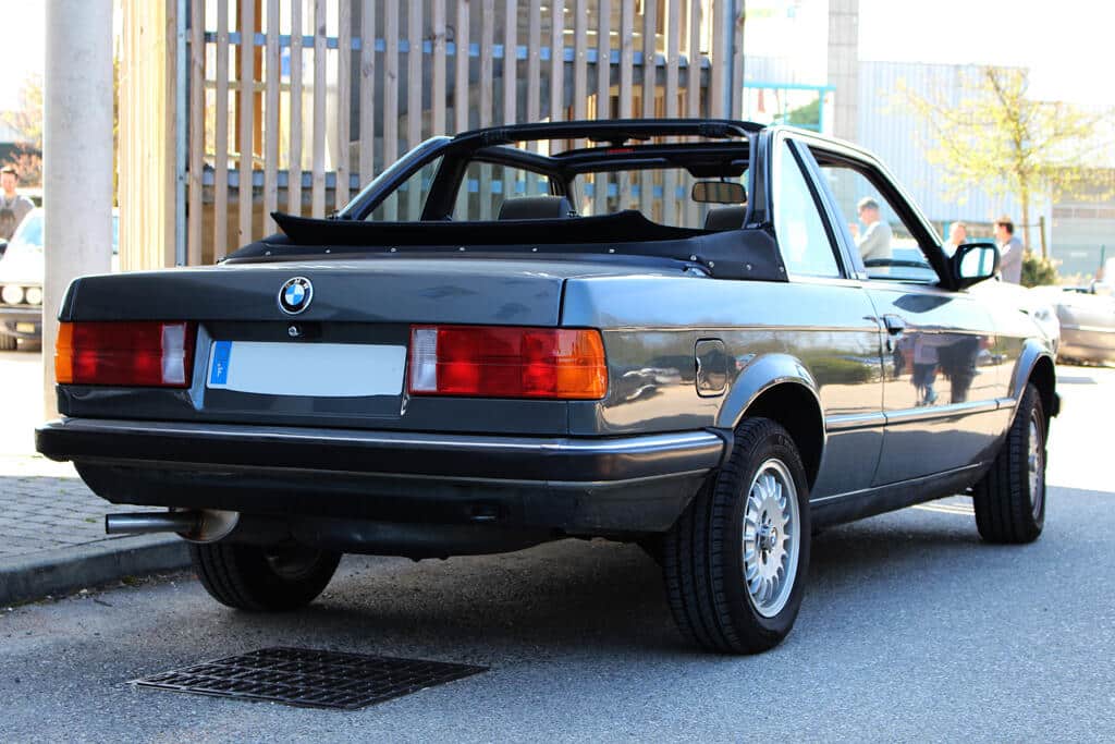 BMW 320i cabriolet Baur E30 vue AR - photo Martial M ...