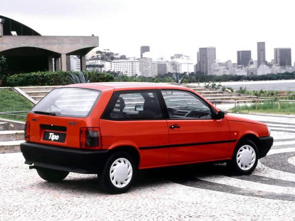 Tipo 160 3 portes 1993-1995 vue AR - photo Fiat