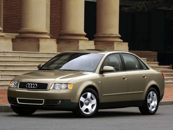 Audi A4 B6 2001-2004 US vue AV - photo Audi