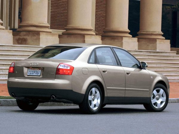 Audi A4 B6 2001-2004 US vue AR - photo Audi