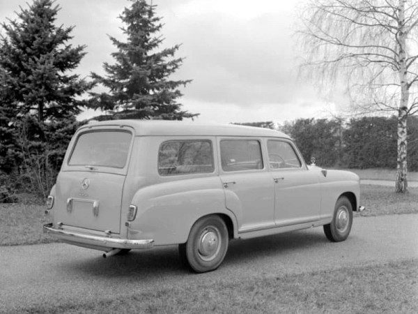 Mercedes-Benz Ponton Break Binz 1955-1959 vue AR - photo Binz