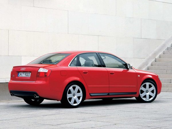 Audi A4 B6 S4 2002-2004 vue AR - photo Audi