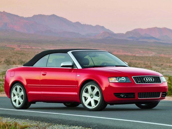 Audi A4 B6 S4 cabriolet 2003-2006 US vue AV avec capote - photo Audi