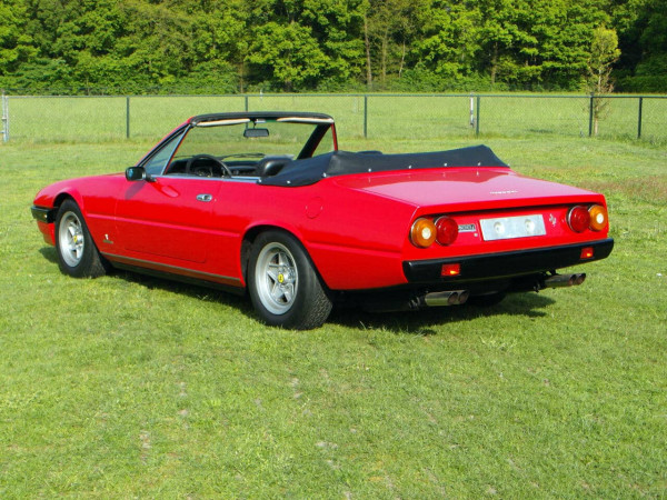 Ferrari 400 cabriolet Pavesi vue AR - photo : auteur inconnu DR