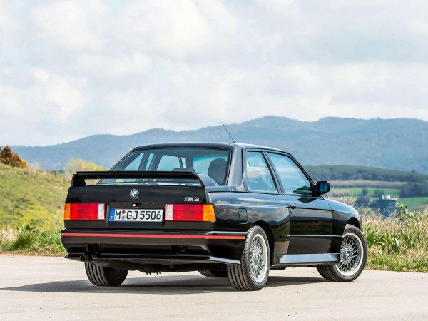 BMW M3 E30 Sport Evolution 1989-1990 vue AR - photo BMW, Barry Hayden