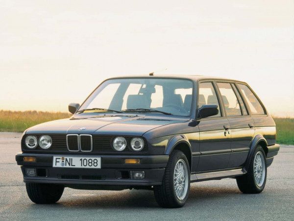 BMW Série 3 E30 Touring 1987-1994 vue AV - photo BMW