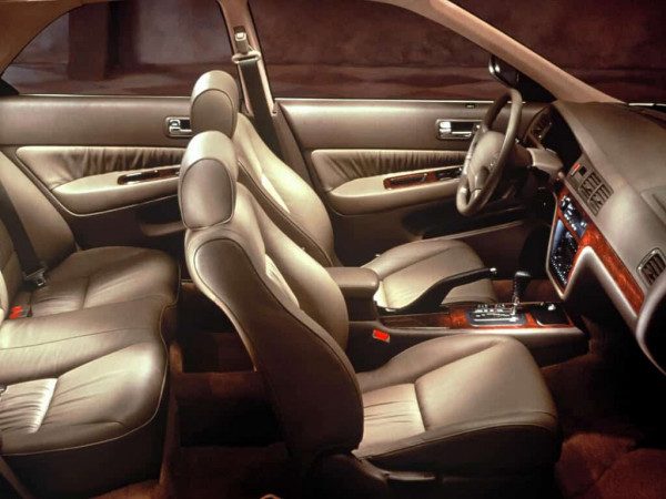 Acura TL 1995-1998 intérieur - photo Acura