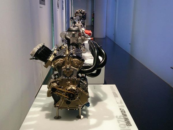 Un bel alignement de moteurs BMW
