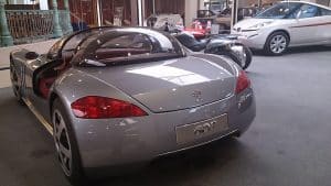 Le concept Peugeot 607 Feline présenté au salon de Genève 2000