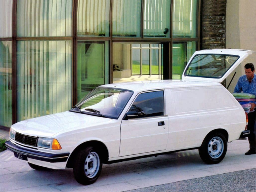Peugeot 305 fourgonnette 1982-1990 vue AV - photo Peugeot